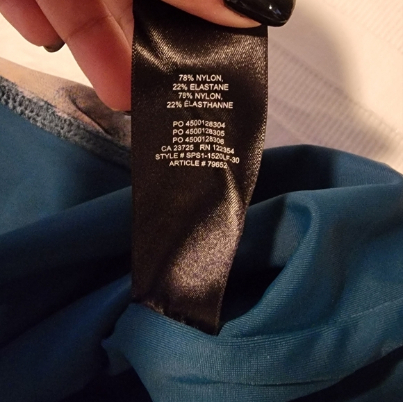 Babaton V neck Bodysuit - Picture 5 of 5